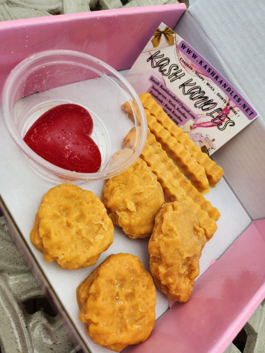 Chicken nuggets & fries with ketchup